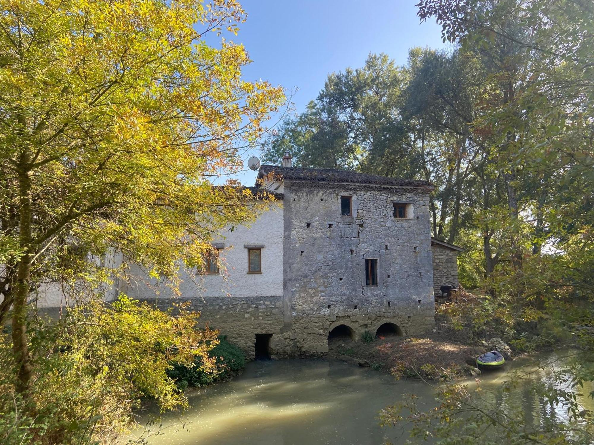 Gite Le Moulin Samsara Homps  Eksteriør billede